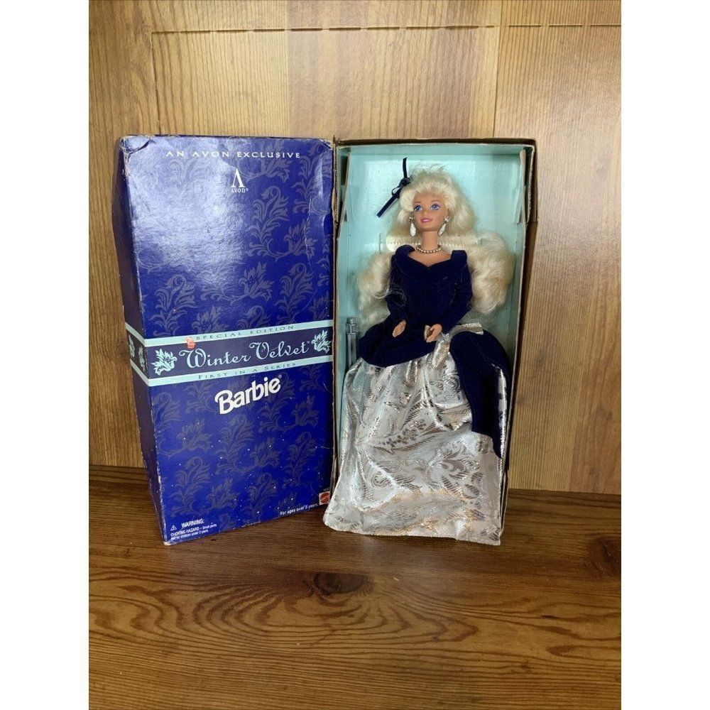 Vintage Barbie 1995 - Winter Velvet Barbie Special Edition Avon Exclusive‎ 15571